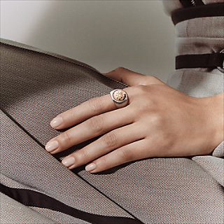 Hermès Ex-Libris signet ring, small model | Hermès Finland Hermès Ex-Libris signet ring, small model | Hermès Finland